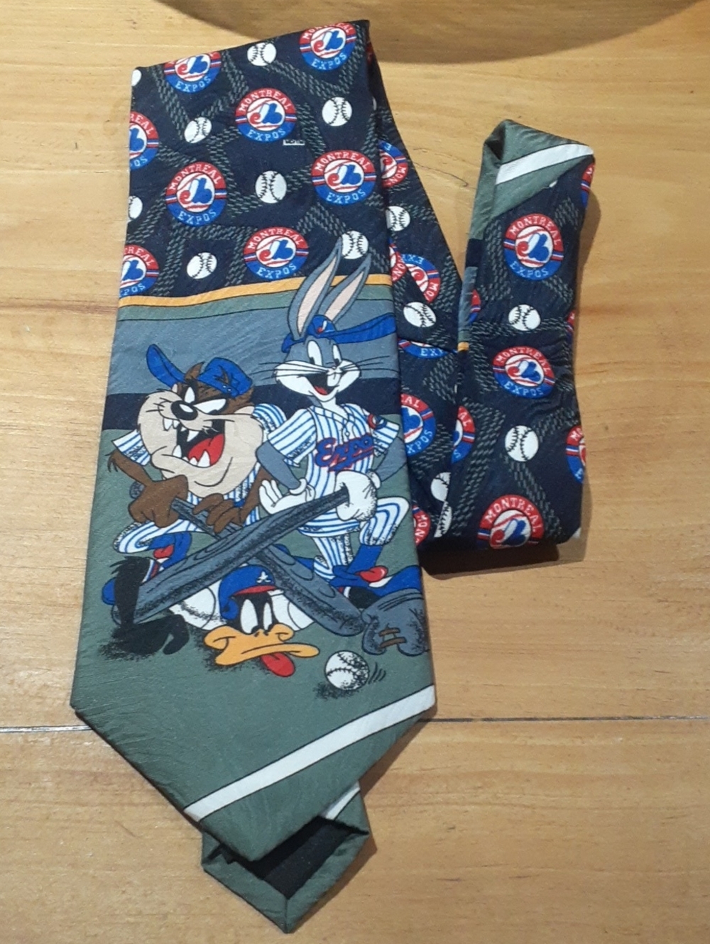 Vintage Looney Tunes Montreal Expos Novelty Tie Baseball